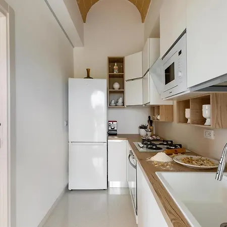 Donna Sofia By Perle Di Puglia Алецио